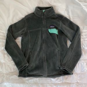 Dark grey Patagonia Re-Tool full zip